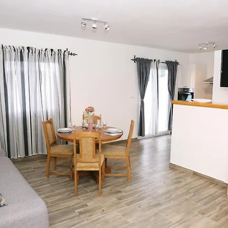 With Parking Space Zavalatica, Korcula - 4459 زافالاتيكا