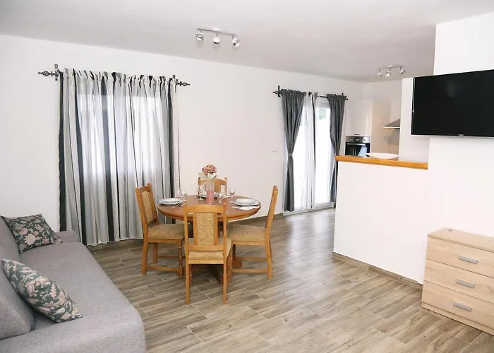 With Parking Space - Korcula - 4459 Zavalatica